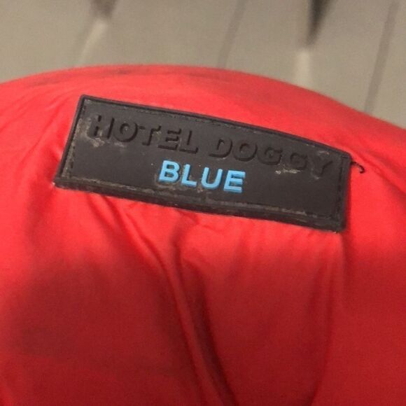 Doggy Hotel Red Puffer Coat Size Extra Large - Picture 2 of 9